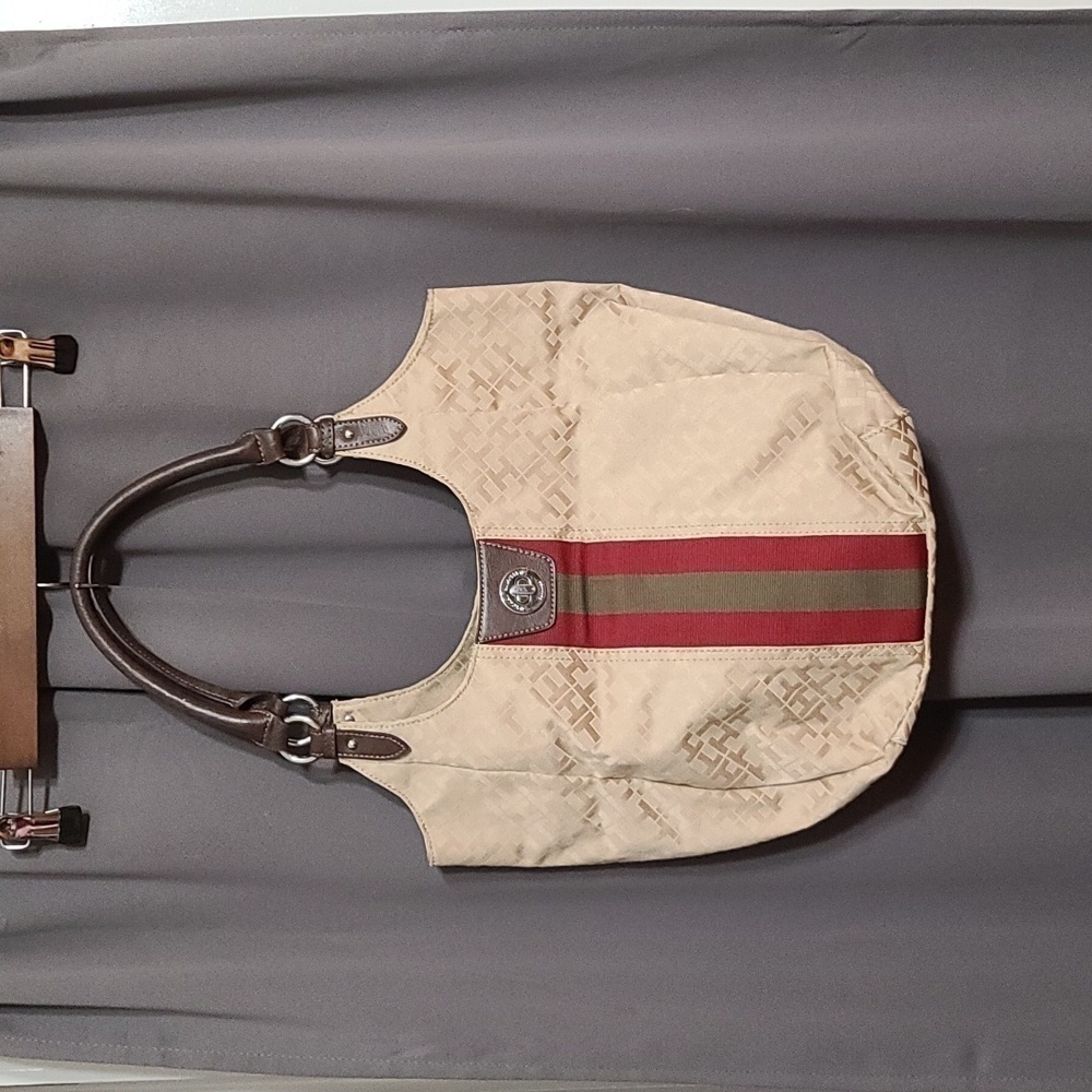 Tommy Hilfiger Womens Purse Shoulder‎ Bag Tan Burgandy Magnetic Close 12x16 EUC